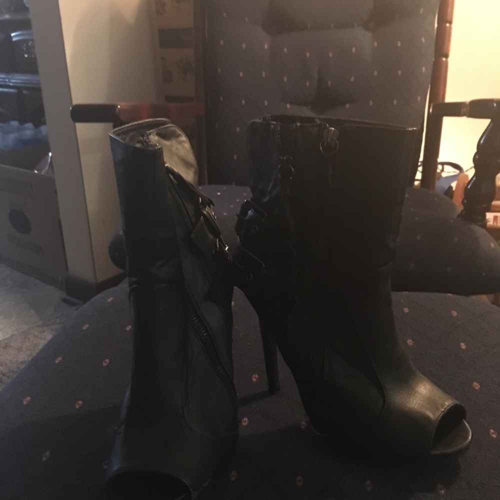Electra black boots